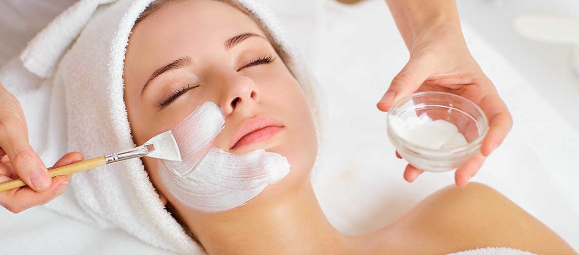 esthetique-femmes-soin-visage-antete-salon